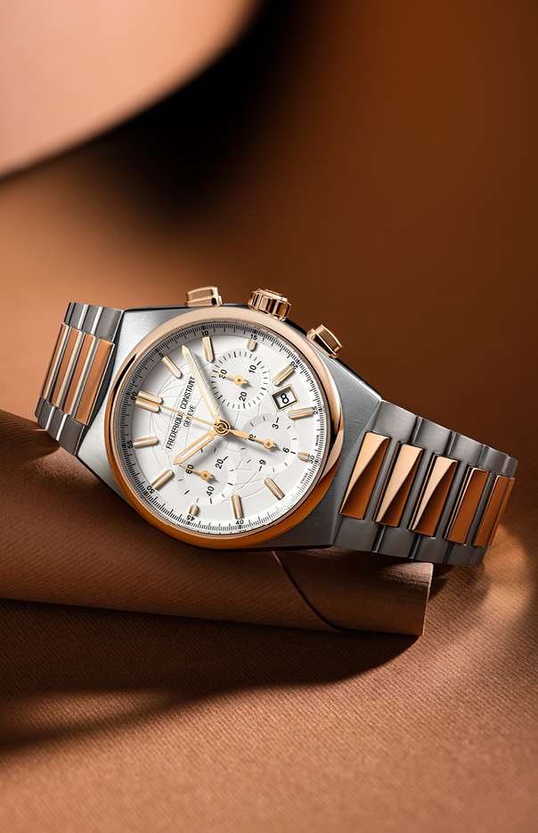 Highlife Chronograph Automatic watch for men. Automatic movement, white dial, stainless-steel and rose-gold plated bicolor case, date window, chronograph and stainless-steel and rose-gold plated bicolor integrated and interchangeable bracelet 